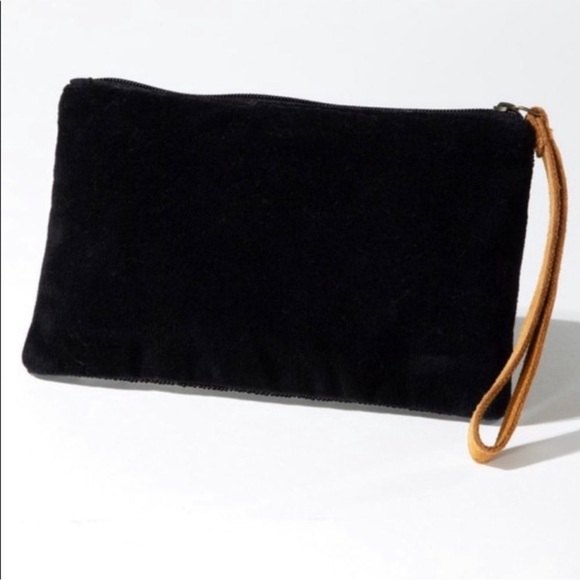 ♥️REDUCED♥️NEW Handmade Leopard Bead &
Leather Wristlet - Picture 3 of 4